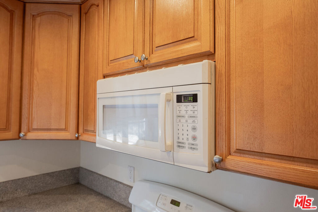 361 W Wilson Avenue - Photo 5