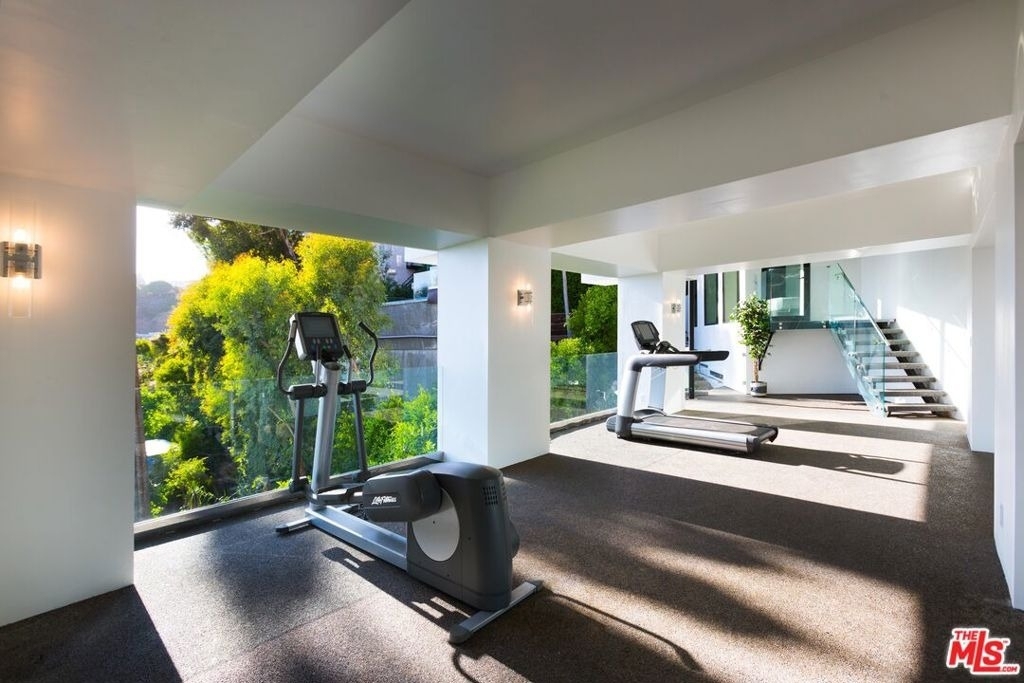 8780 Hollywood Boulevard - Photo 36