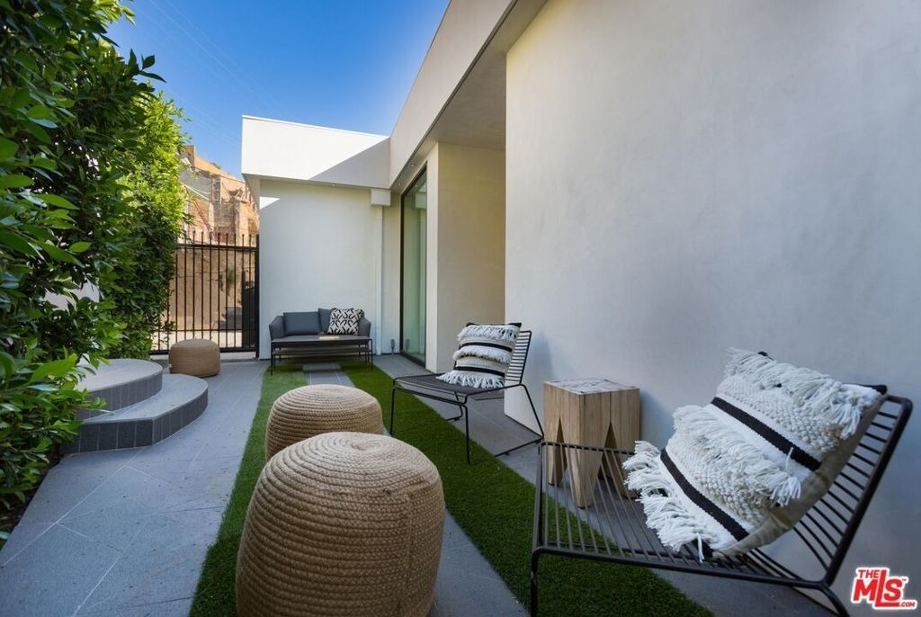 8780 Hollywood Boulevard - Photo 15