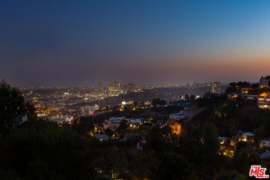 8780 Hollywood Boulevard - Photo 4