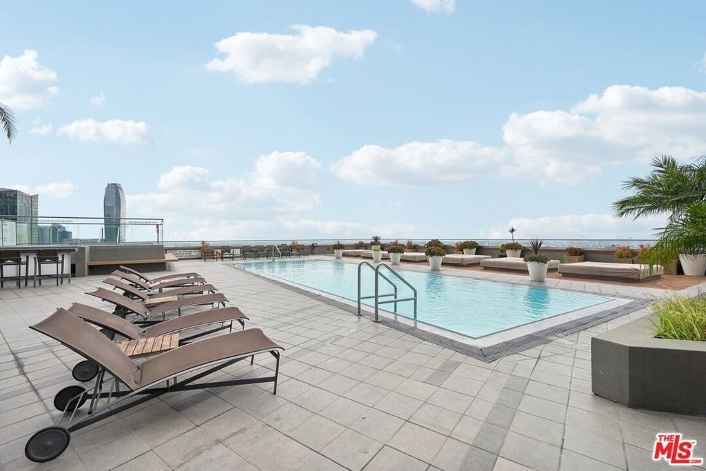 1100 Wilshire Boulevard - Photo 31