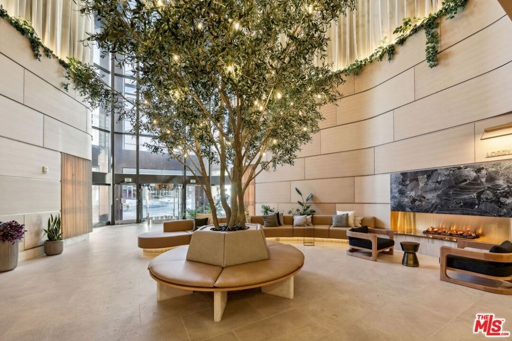 1100 Wilshire Boulevard - Photo 22