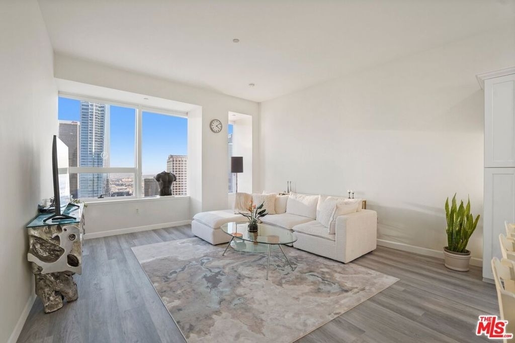 1100 Wilshire Boulevard - Photo 2