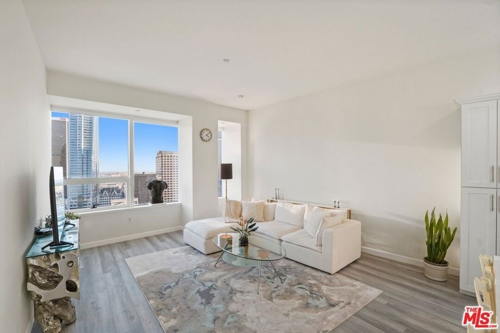1100 Wilshire Boulevard - Photo 0
