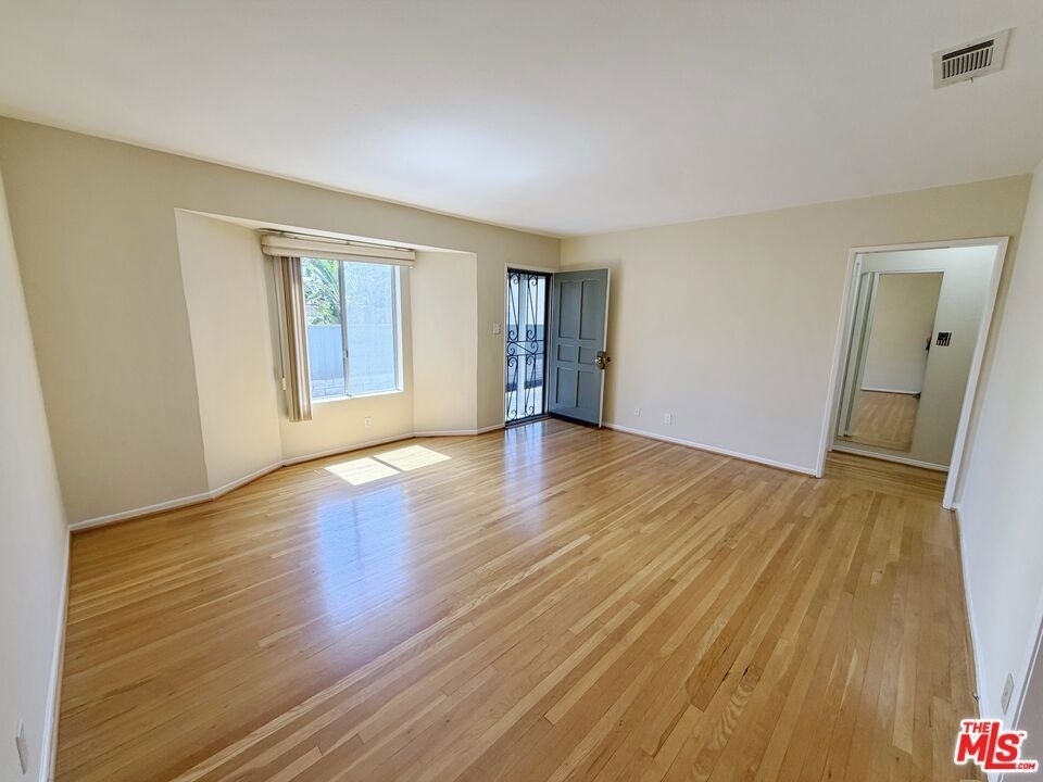 5431 Cartwright Avenue - Photo 2