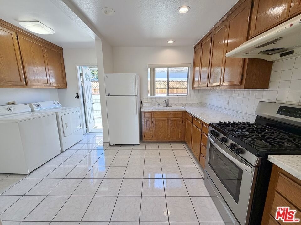 5431 Cartwright Avenue - Photo 7