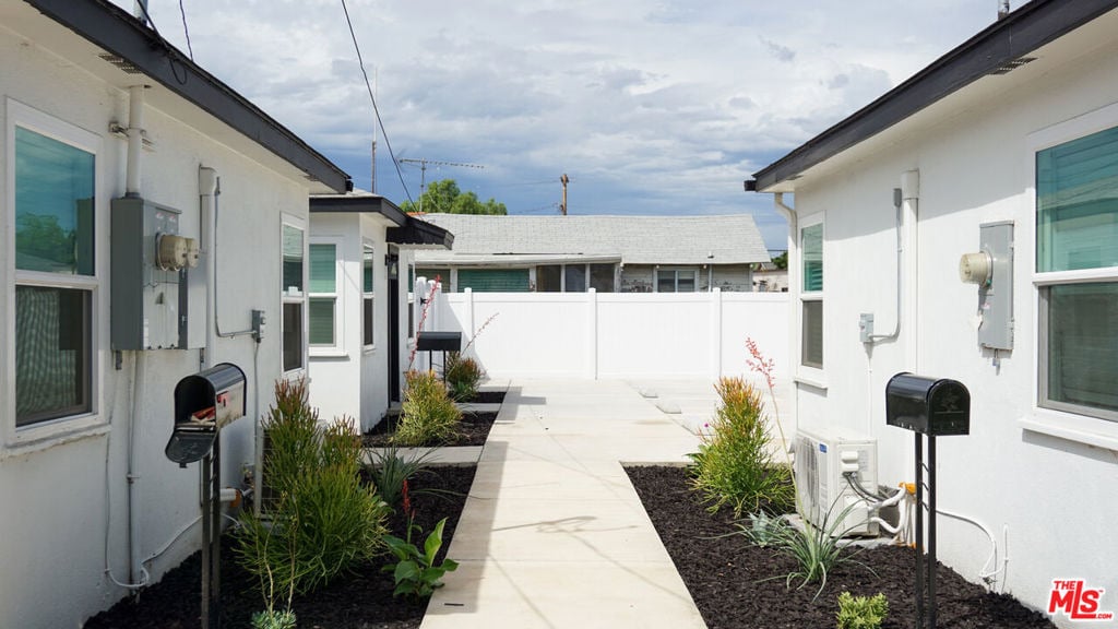 3537 W 113th Street - Photo 5