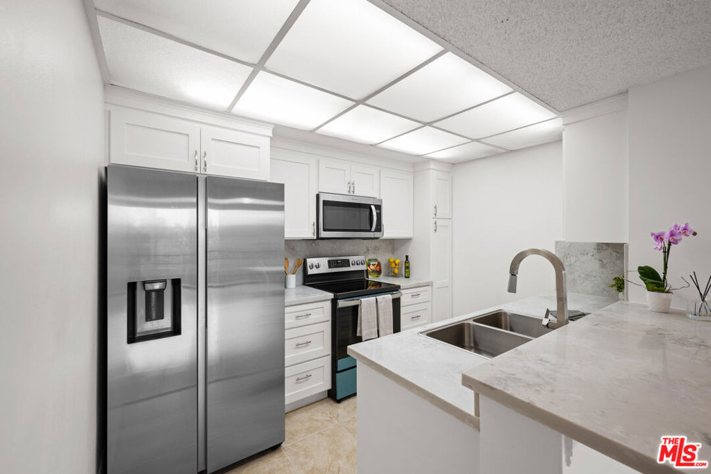 10535 Wilshire Boulevard - Photo 16