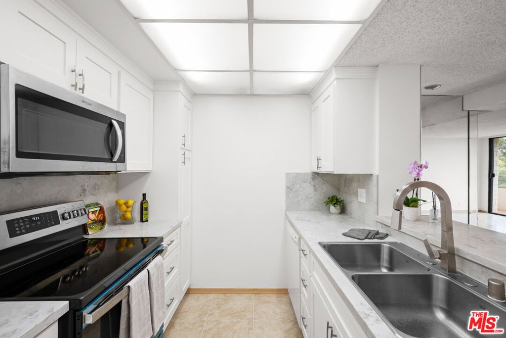 10535 Wilshire Boulevard - Photo 17