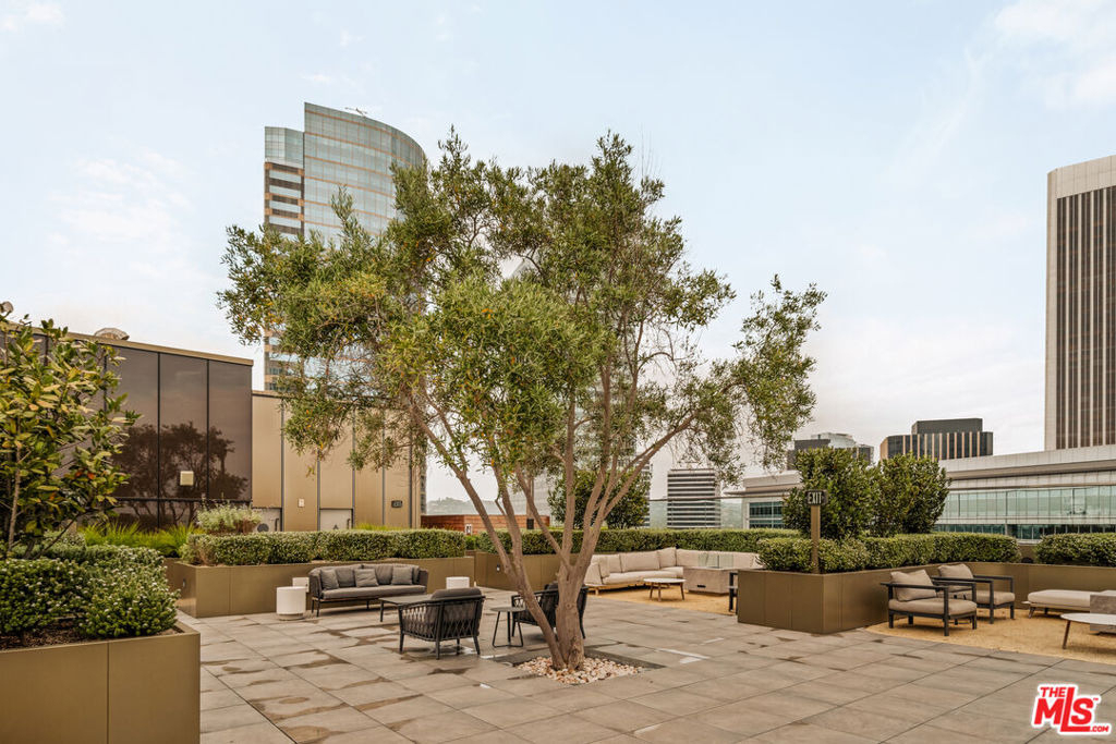 2025 Avenue Of The Stars - Photo 14