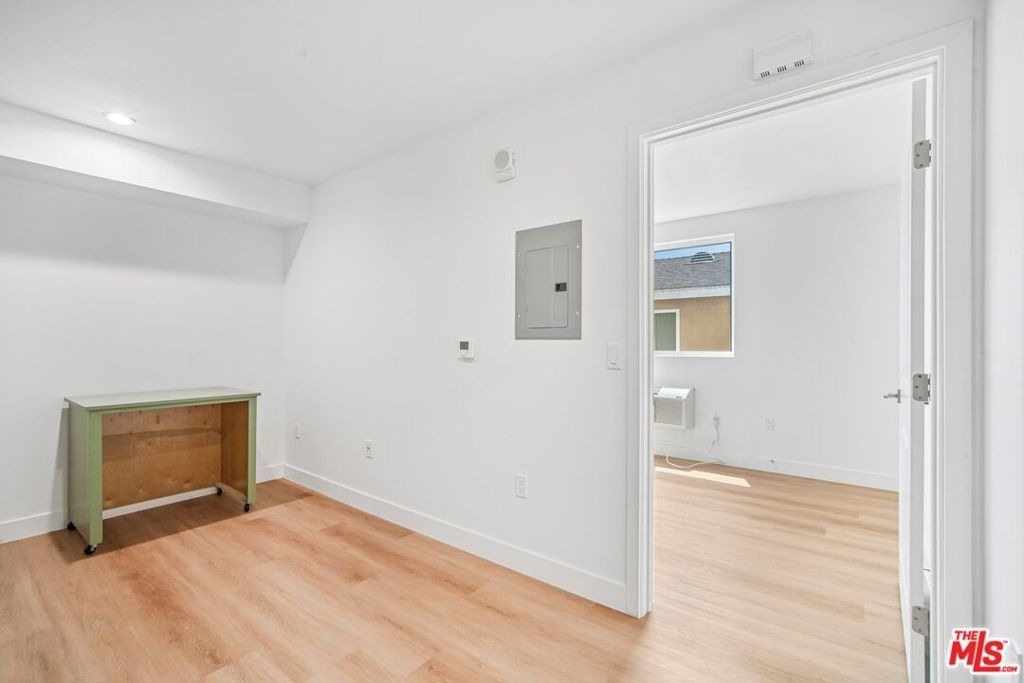 3221 W 71st Street - Photo 18