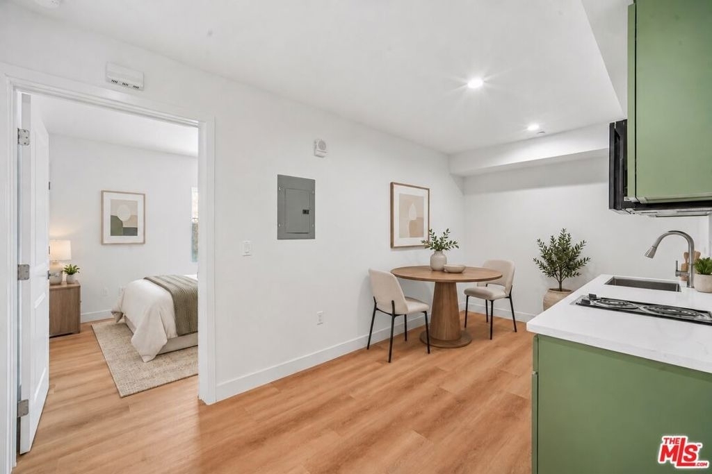 3221 W 71st Street - Photo 11