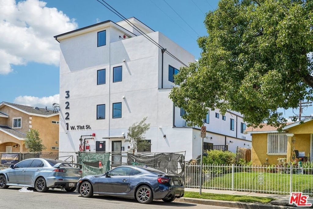 3221 W 71st Street - Photo 2