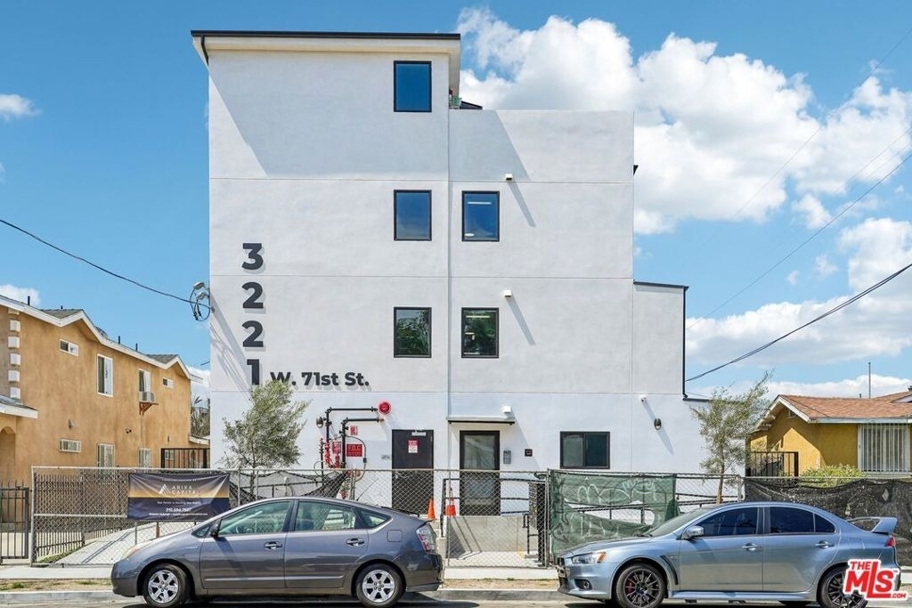 3221 W 71st Street - Photo 0