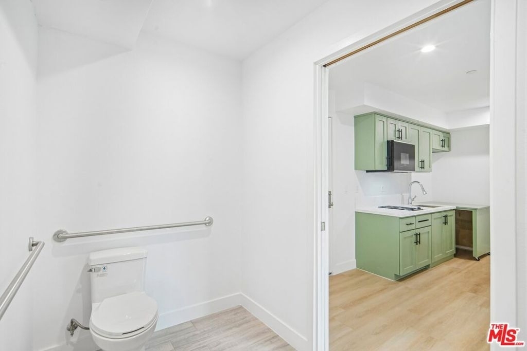3221 W 71st Street - Photo 15