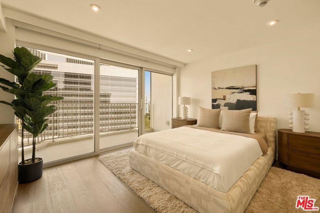 2025 Avenue Of The Stars - Photo 11