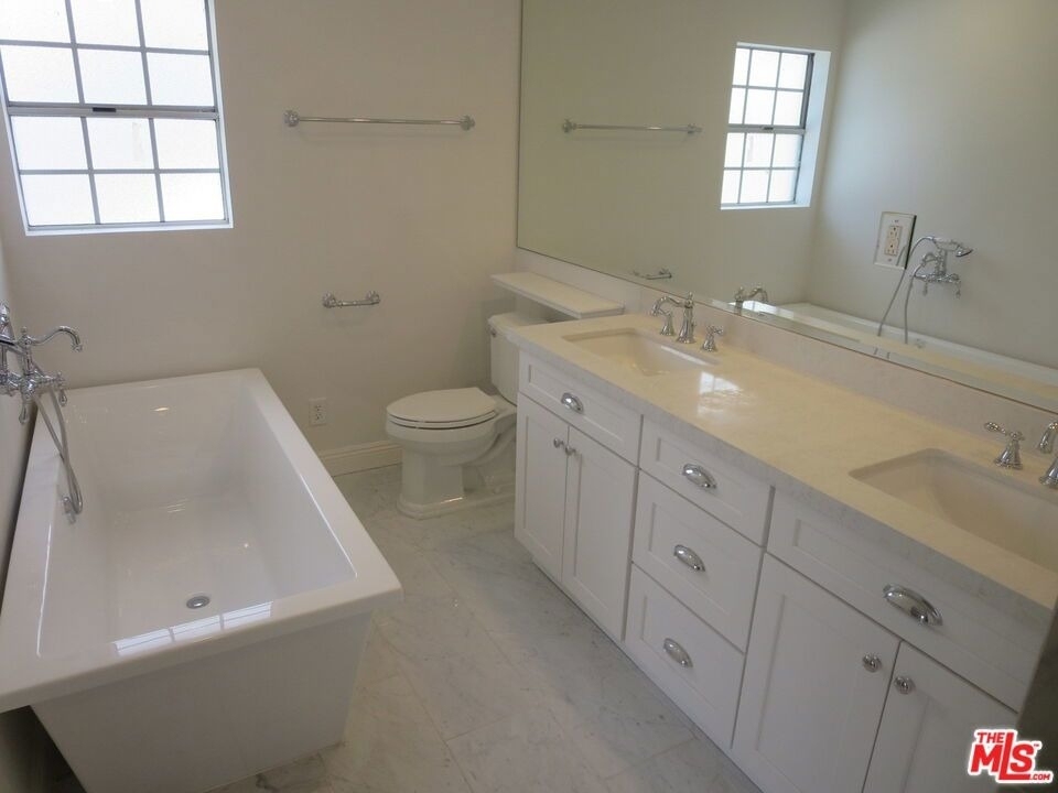 18232 Rosita Street - Photo 11