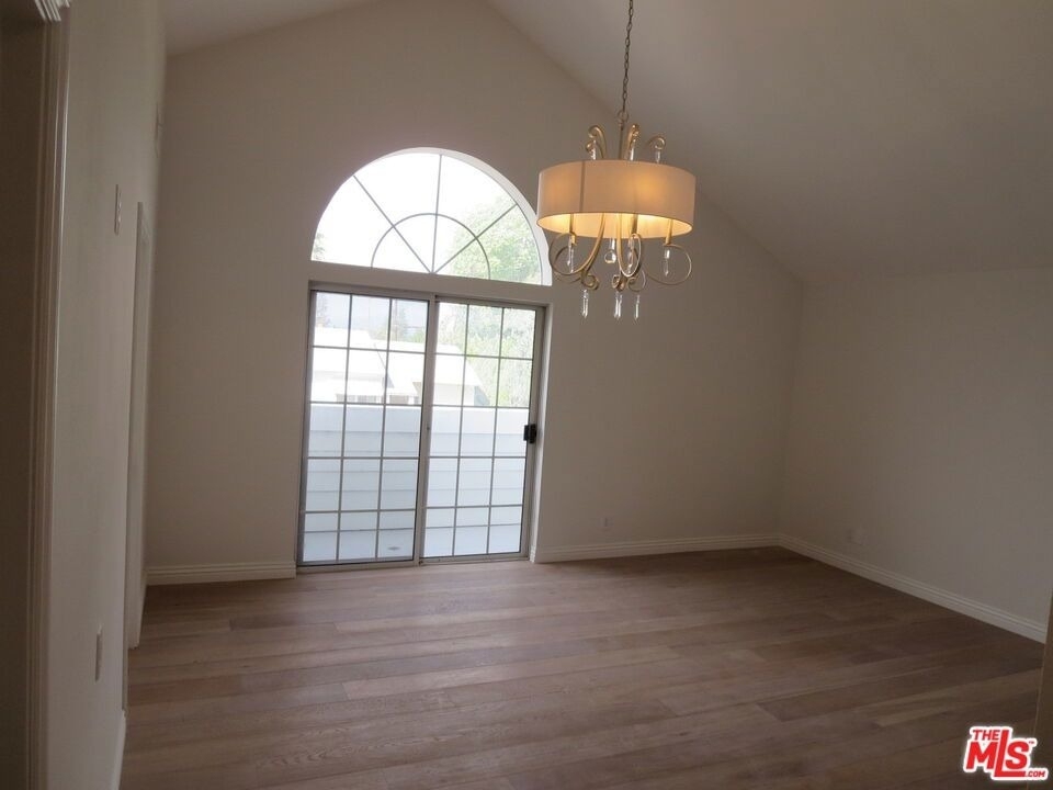 18232 Rosita Street - Photo 9