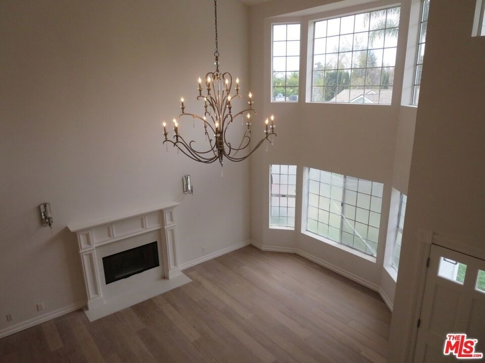 18232 Rosita Street - Photo 2