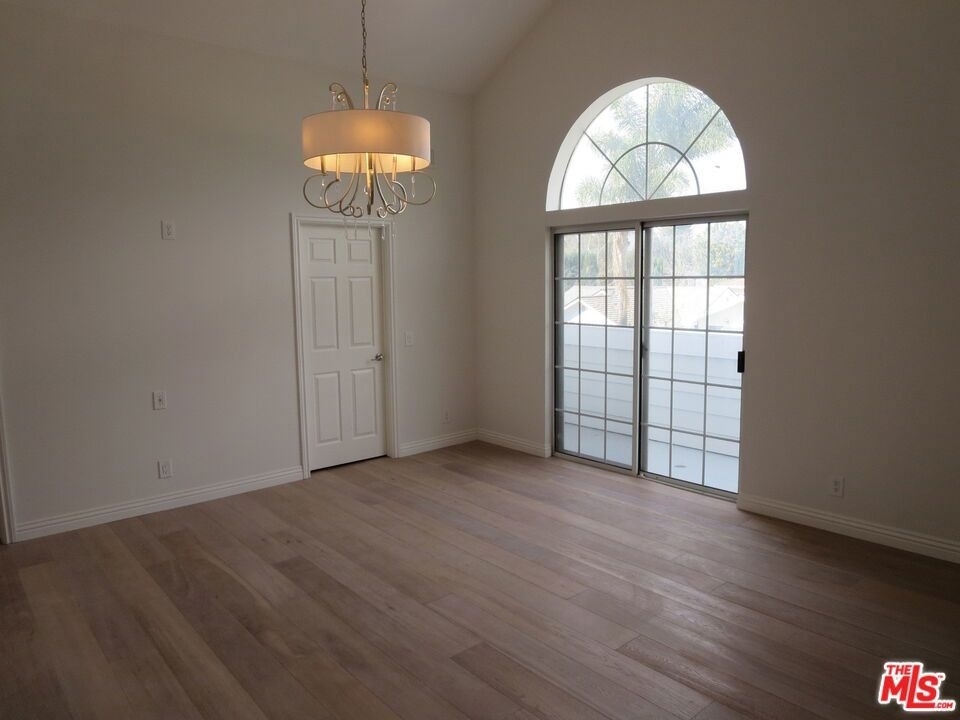 18232 Rosita Street - Photo 10