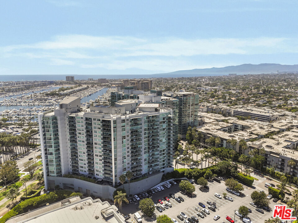 13600 Marina Pointe Drive - Photo 30