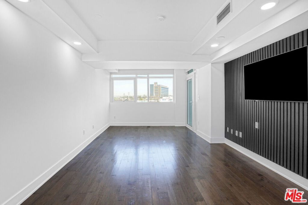 13600 Marina Pointe Drive - Photo 10