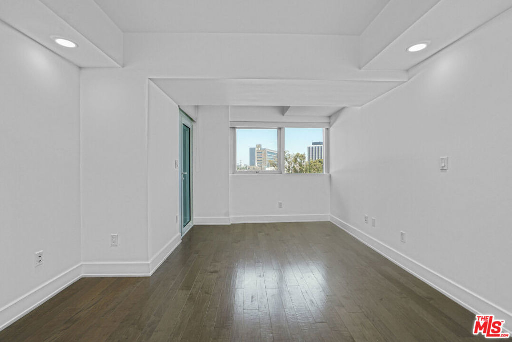 13600 Marina Pointe Drive - Photo 15