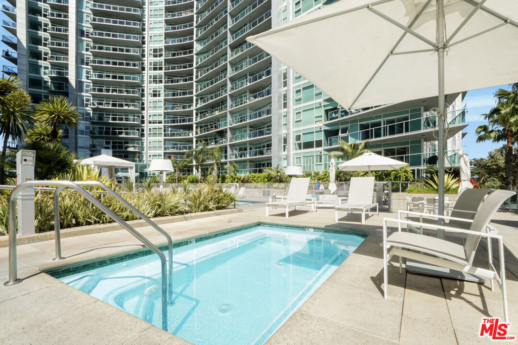 13600 Marina Pointe Drive - Photo 25