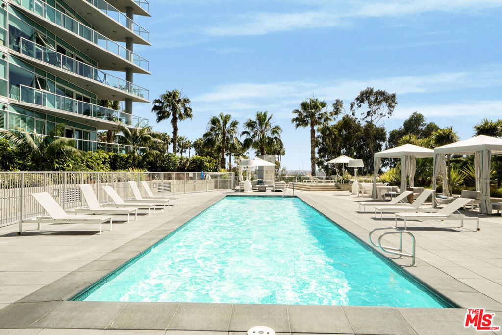 13600 Marina Pointe Drive - Photo 22
