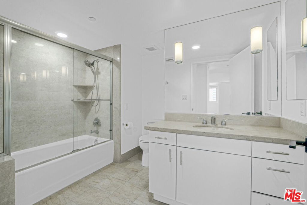 13600 Marina Pointe Drive - Photo 16