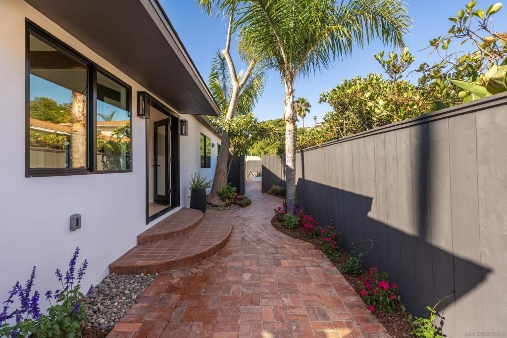 434 Bonair - Photo 14