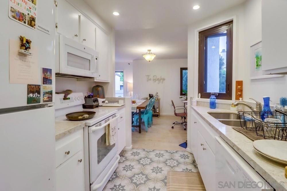 3960 Voltaire St - Photo 7