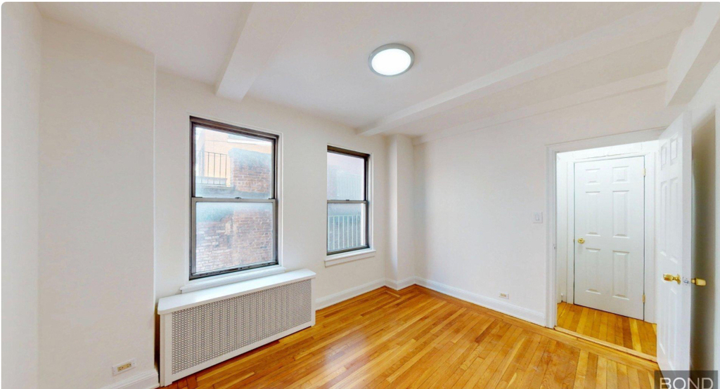East 38th Street - Photo 2