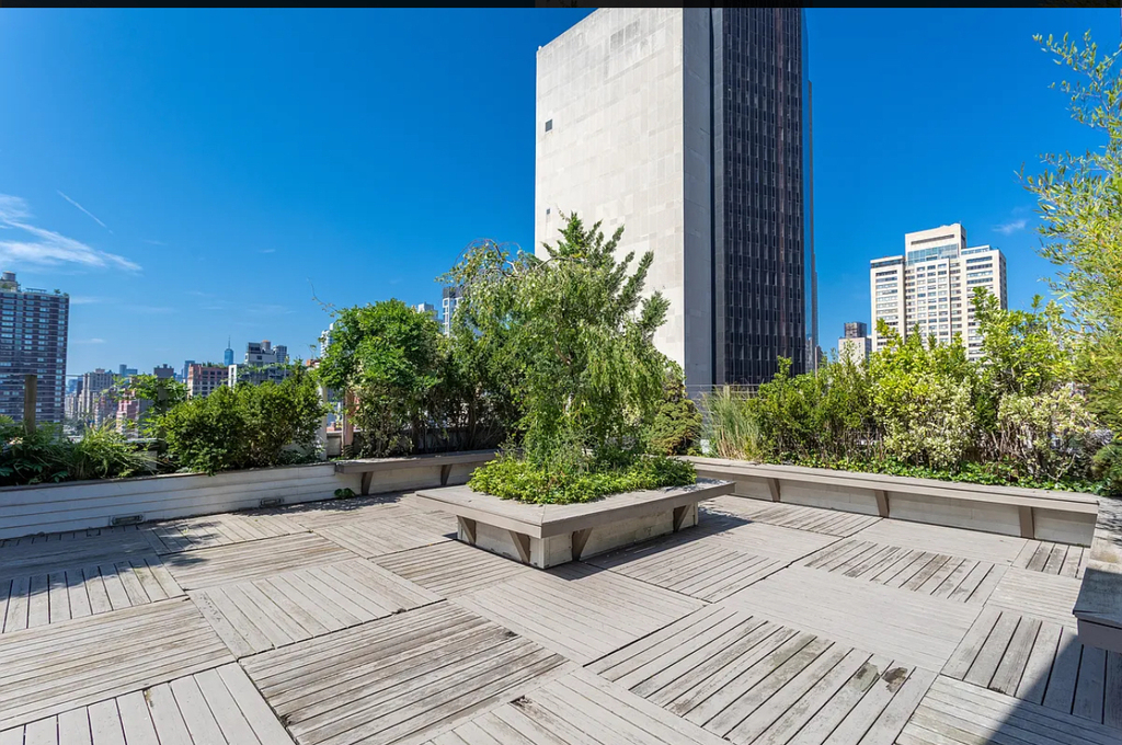 East 38th Street - Photo 6