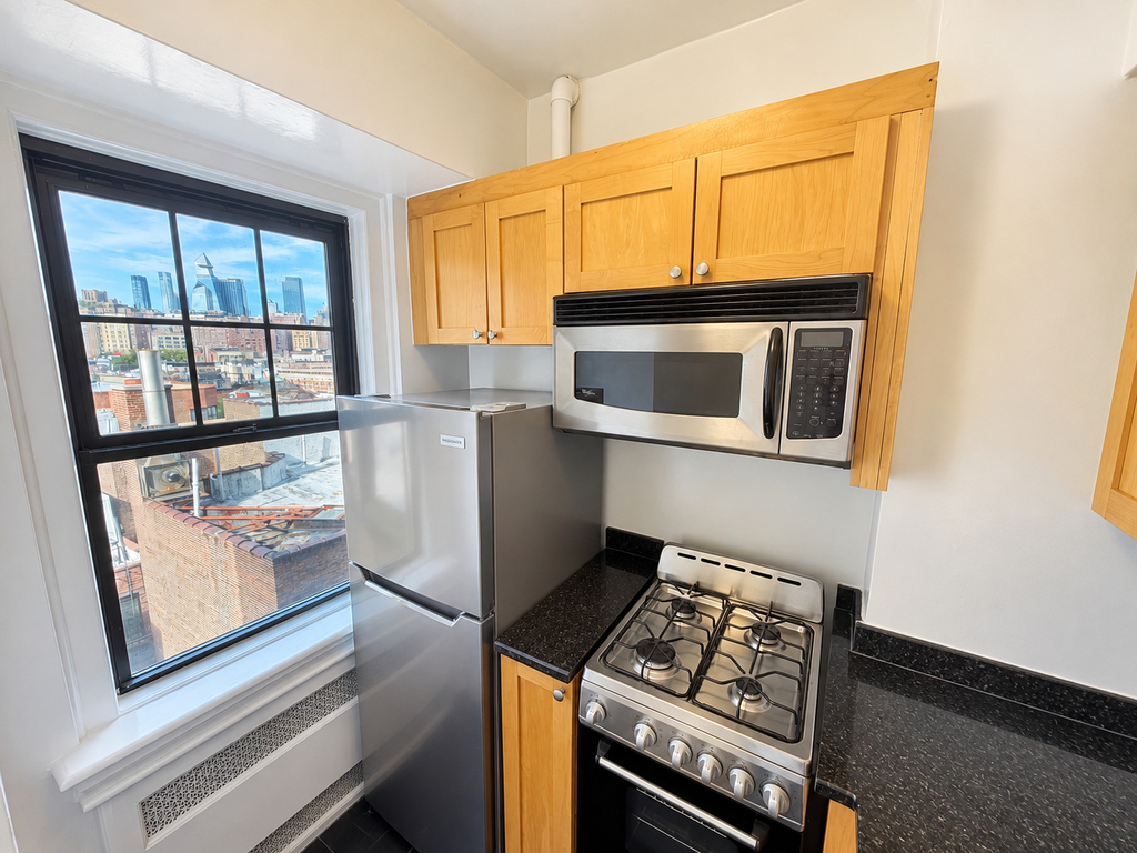 95 Christopher Street - Photo 3