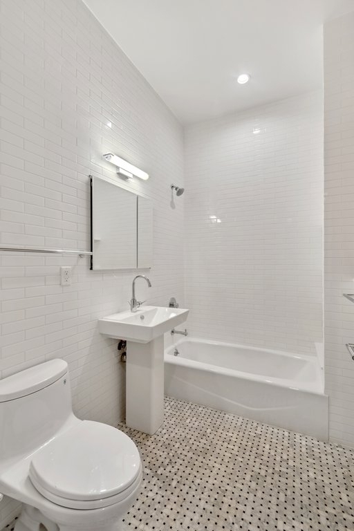 Madison Avenue - Photo 6
