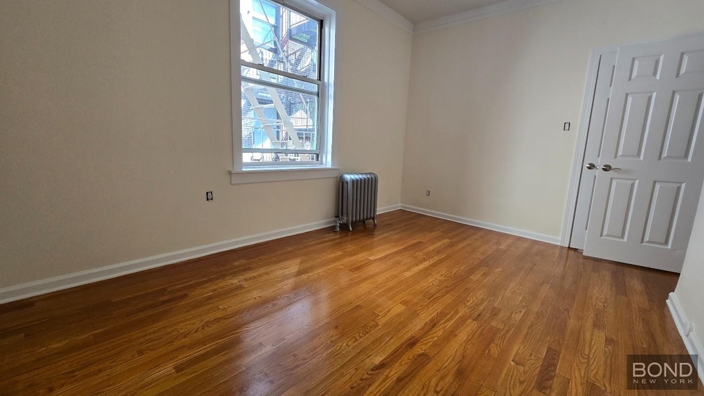 West 13th Street - Photo 3