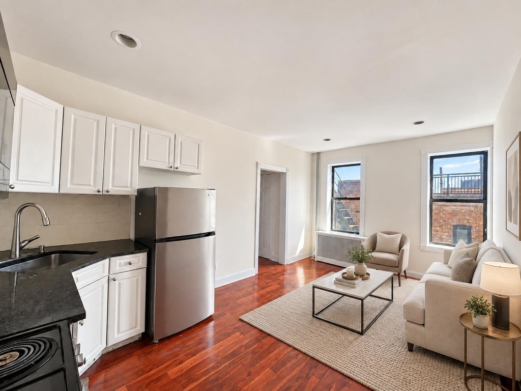 20 Magaw Place - Photo 0