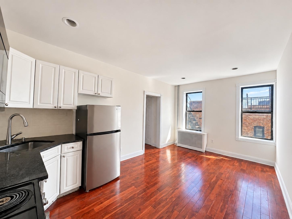 20 Magaw Place - Photo 1