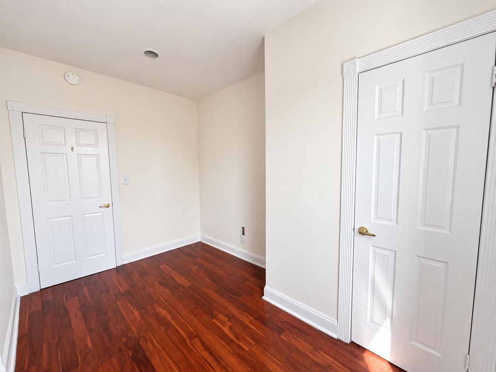 20 Magaw Place - Photo 7
