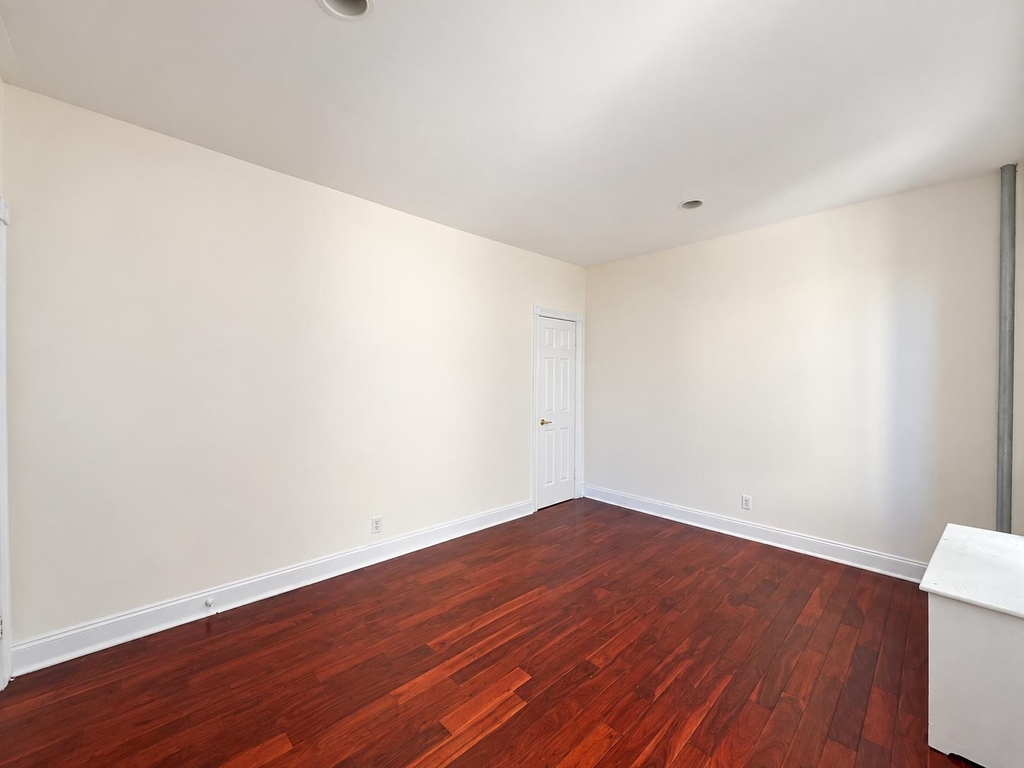 20 Magaw Place - Photo 5