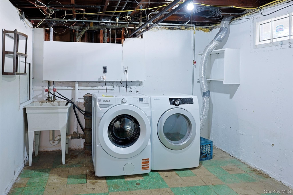 25 Hollywood Drive - Photo 37
