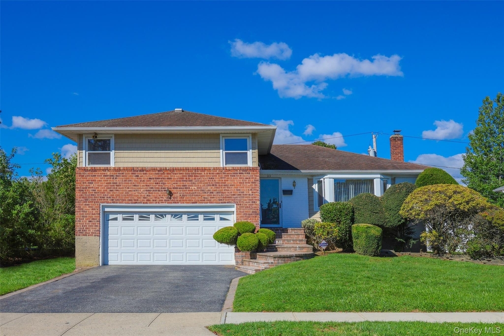25 Hollywood Drive - Photo 1