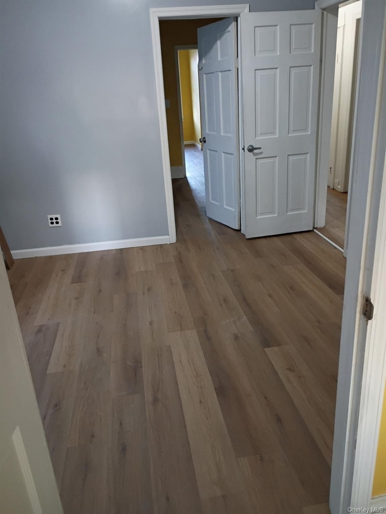 9515 93rd Street - Photo 2