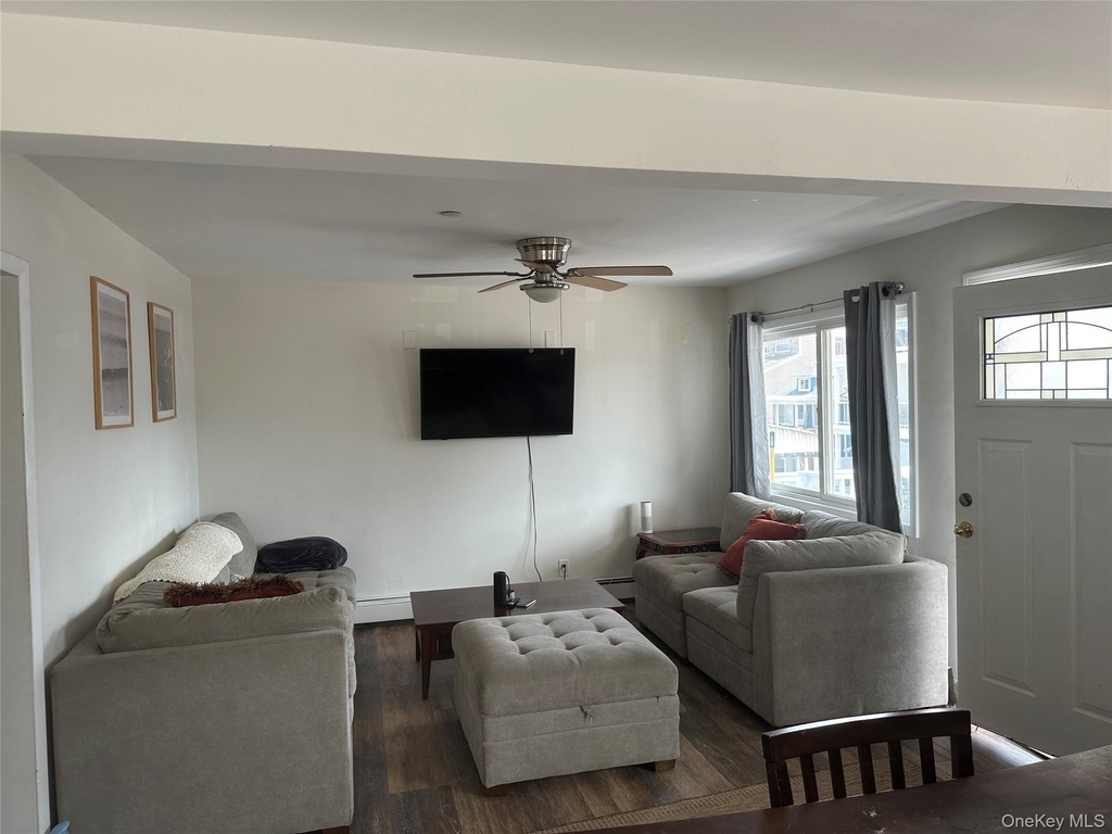 31 Illinois Avenue - Photo 1