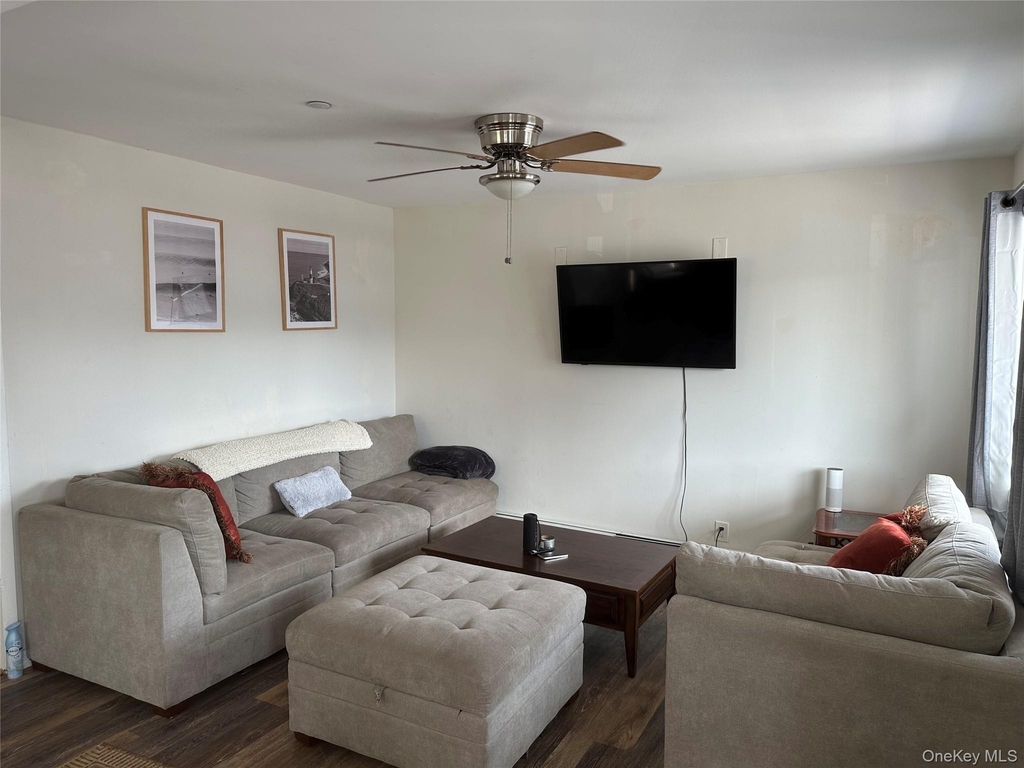 31 Illinois Avenue - Photo 2