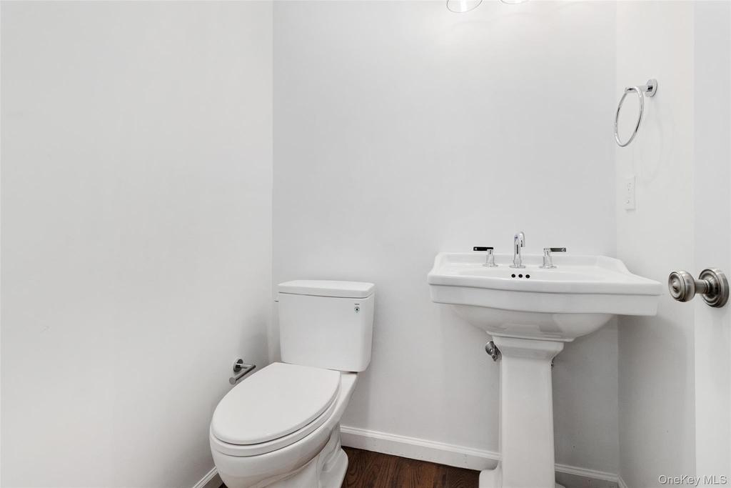 91-93 Henry Avenue - Photo 3