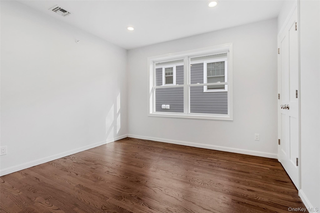 91-93 Henry Avenue - Photo 8