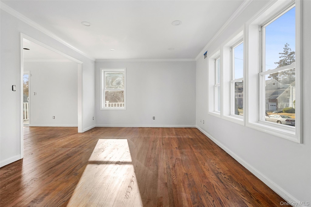 91-93 Henry Avenue - Photo 2