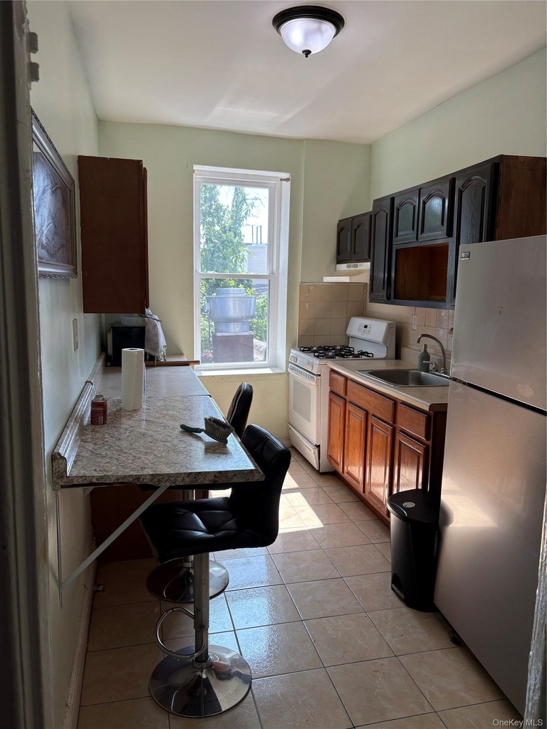12710 Liberty Avenue - Photo 3
